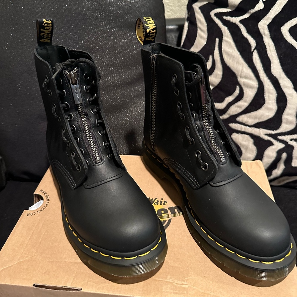 Dr Marten 1460 pascal zip,